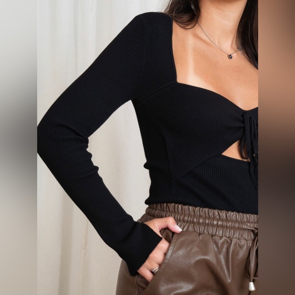 Cut Out Cropped Long Sleeve Top - Picture 2 of 3